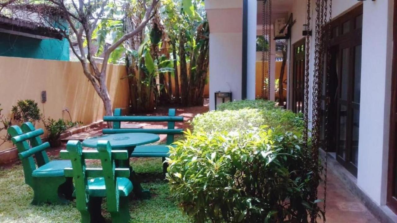 Villa Delorenta アヌラーダプラ エクステリア 写真