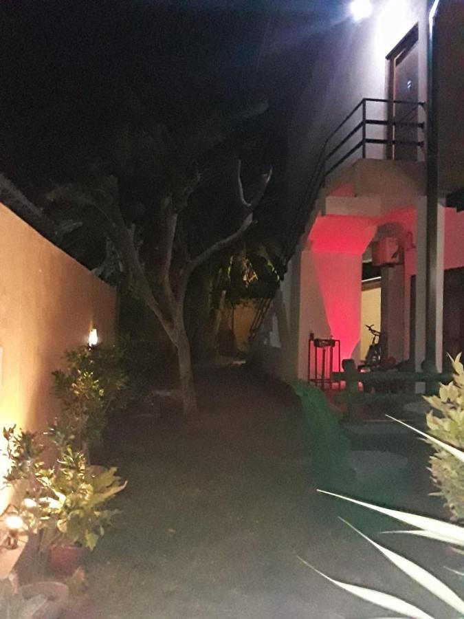 Villa Delorenta アヌラーダプラ エクステリア 写真
